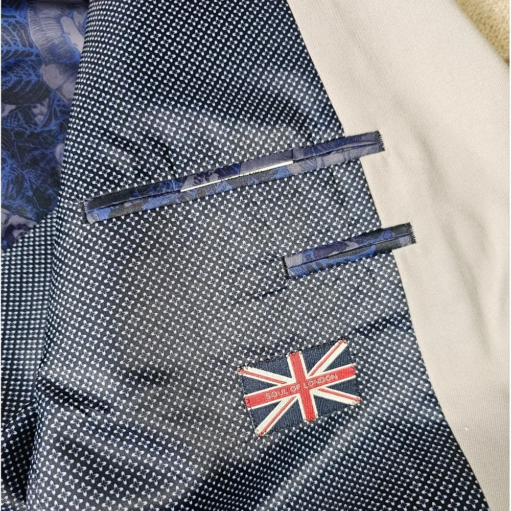 Men's Soul of London Sport Coat Size 44 Tall, Grey with Blue Lining